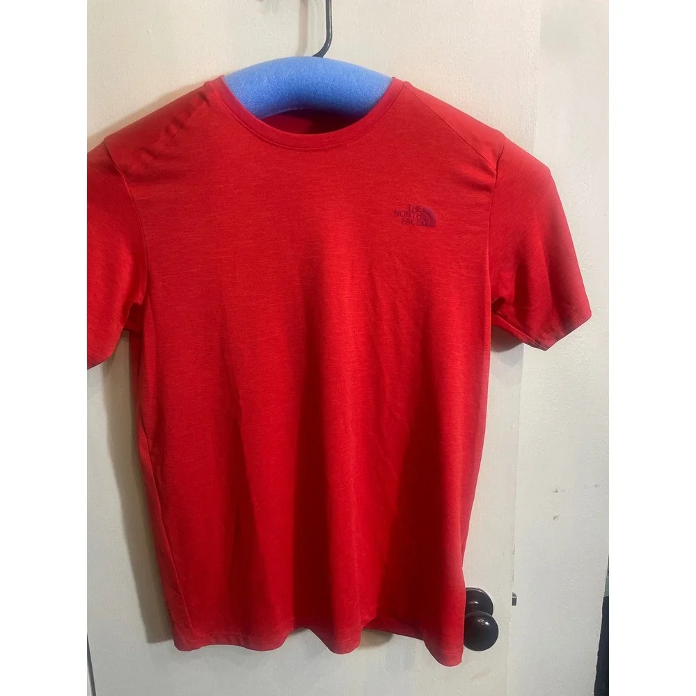 The North Face Flash/Dry Red Heather Active T-Shirt Crew Neck Short Sleeve Sz S